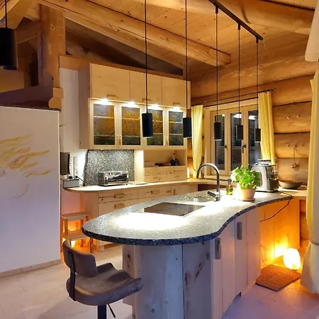 Waldhauslodge *